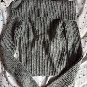 Cozy Gray Off-the-Shoulder Ribbed Sweater